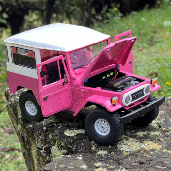 TOYOTA FJ40 A RC 4X4 REPLICA A ESCALA C34 ROSADO